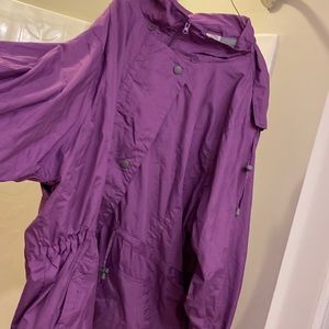 Woman’s purple hooded raincoat for4xl